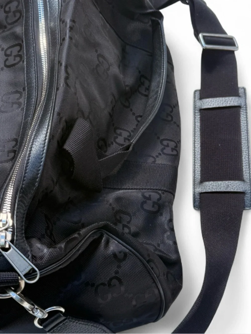 Gucci GG Canvas Duffel Bag – Black Monogram Gold Logo Travel Bag with Strap